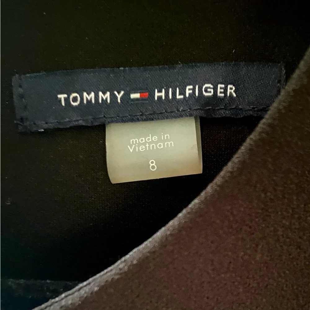 Tommy Hilfiger NWT Little Black Dress Size 8 with Gold Tone Zip Pull S/S Poly - Picture 3 of 8